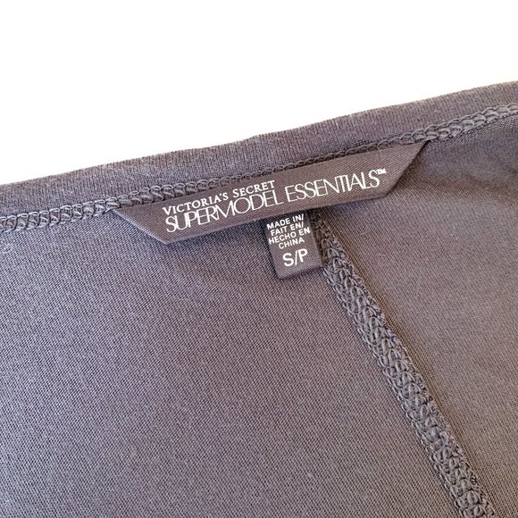 VICTORIA'S SECRET | GREY SHORT SLEEVE T-SHIRT - Picture 4 of 6